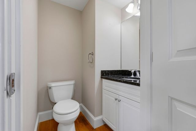 10 Friend Ct 3, Wenham, MA 01984