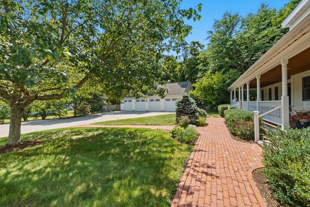 10 Friend Ct 3, Wenham, MA 01984