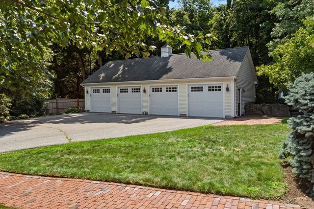 10 Friend Ct 3, Wenham, MA 01984