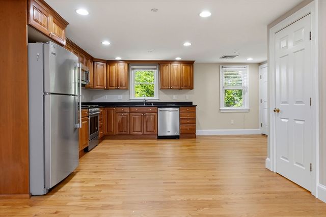 10 Friend Ct 3, Wenham, MA 01984