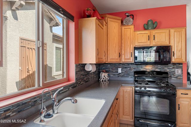 246 W Calle Del Estribo, Sahuarita, AZ 85629