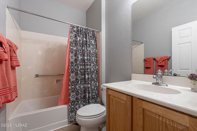 246 W Calle Del Estribo, Sahuarita, AZ 85629