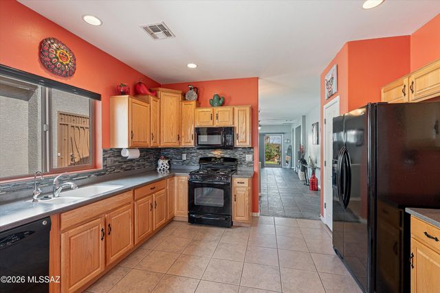 246 W Calle Del Estribo, Sahuarita, AZ 85629
