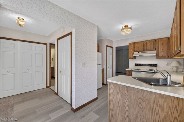 15504 Roxboro Drive, Middleburg Heights, OH 44130
