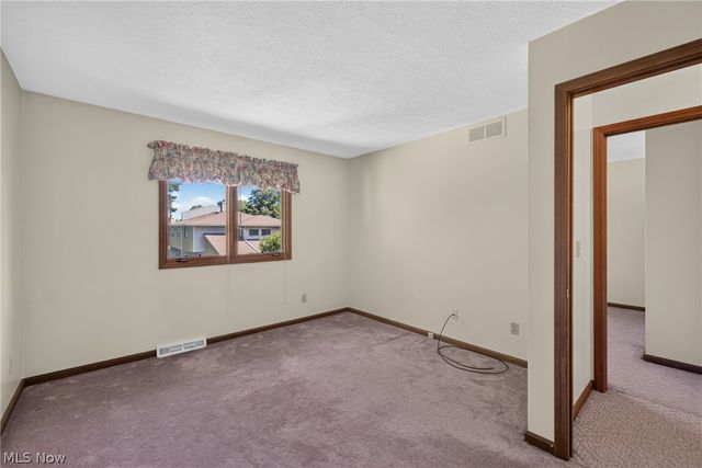 15504 Roxboro Drive, Middleburg Heights, OH 44130