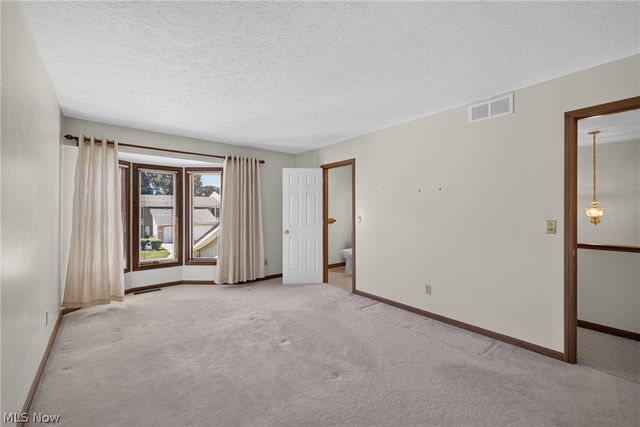 15504 Roxboro Drive, Middleburg Heights, OH 44130