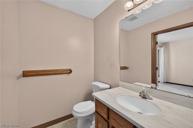 15504 Roxboro Drive, Middleburg Heights, OH 44130