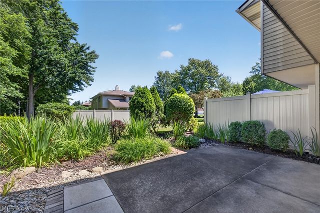 15504 Roxboro Drive, Middleburg Heights, OH 44130