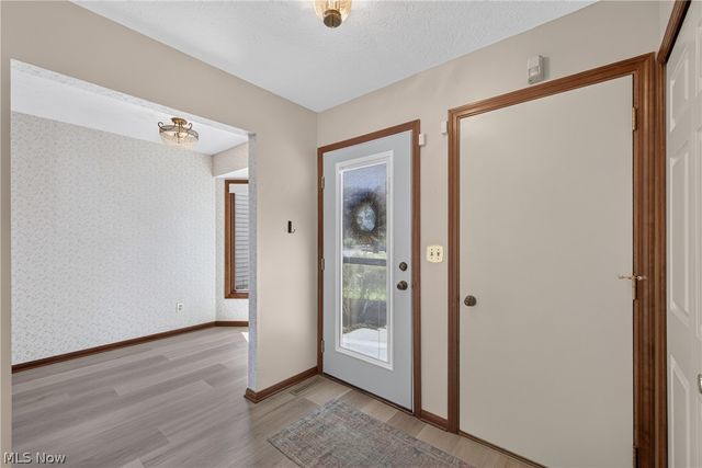 15504 Roxboro Drive, Middleburg Heights, OH 44130