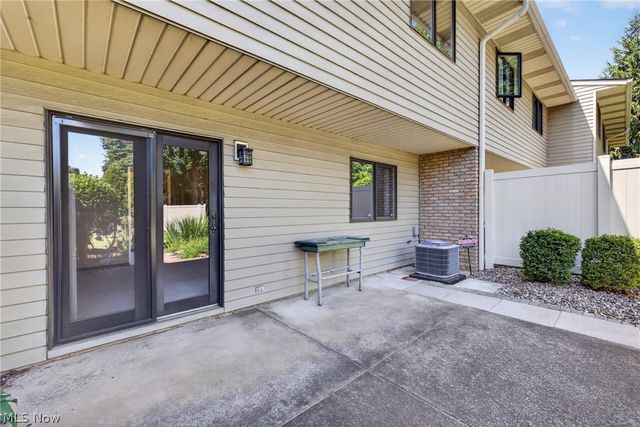 15504 Roxboro Drive, Middleburg Heights, OH 44130