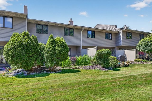 15504 Roxboro Drive, Middleburg Heights, OH 44130