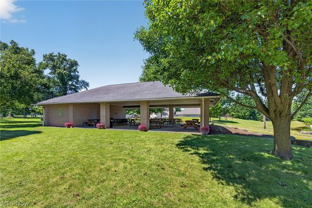 15504 Roxboro Drive, Middleburg Heights, OH 44130