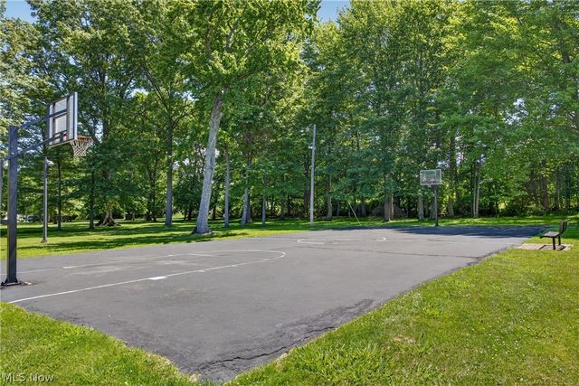 15504 Roxboro Drive, Middleburg Heights, OH 44130