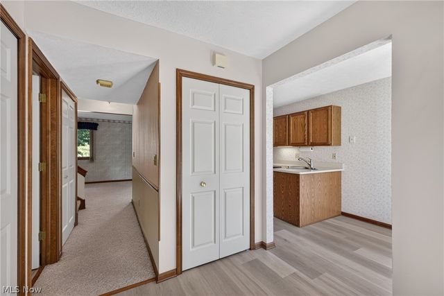 15504 Roxboro Drive, Middleburg Heights, OH 44130
