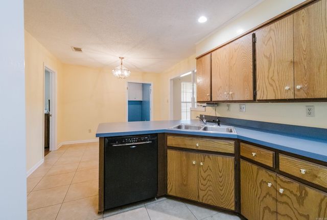 2004 N Fox Trail, Benton, AR 72019