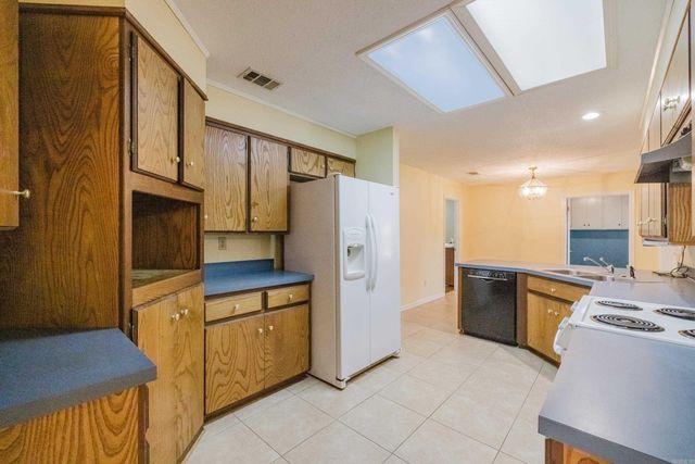 2004 N Fox Trail, Benton, AR 72019