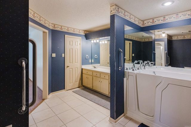 2004 N Fox Trail, Benton, AR 72019