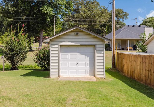 2004 N Fox Trail, Benton, AR 72019