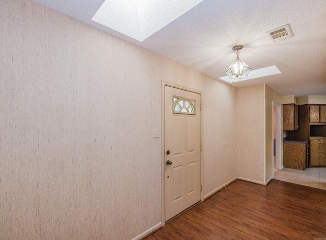 2004 N Fox Trail, Benton, AR 72019