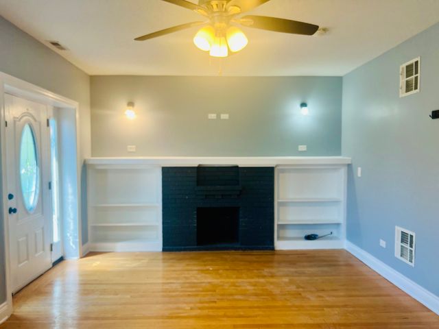 5121 S Trumbull Avenue, Chicago, IL 60632