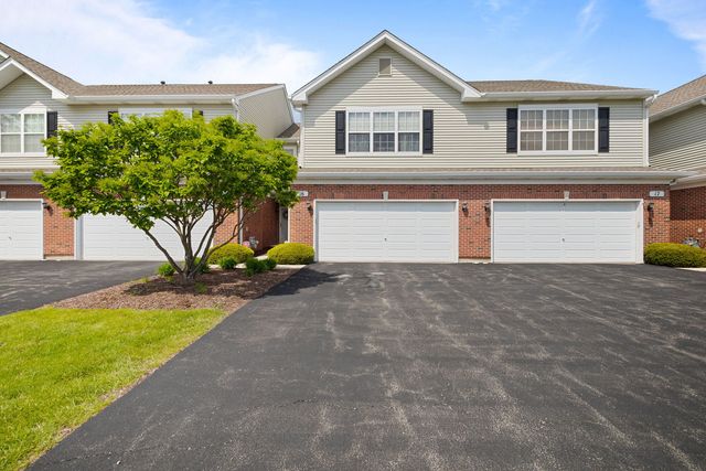 16 Black Oak Court, Bolingbrook, IL 60490