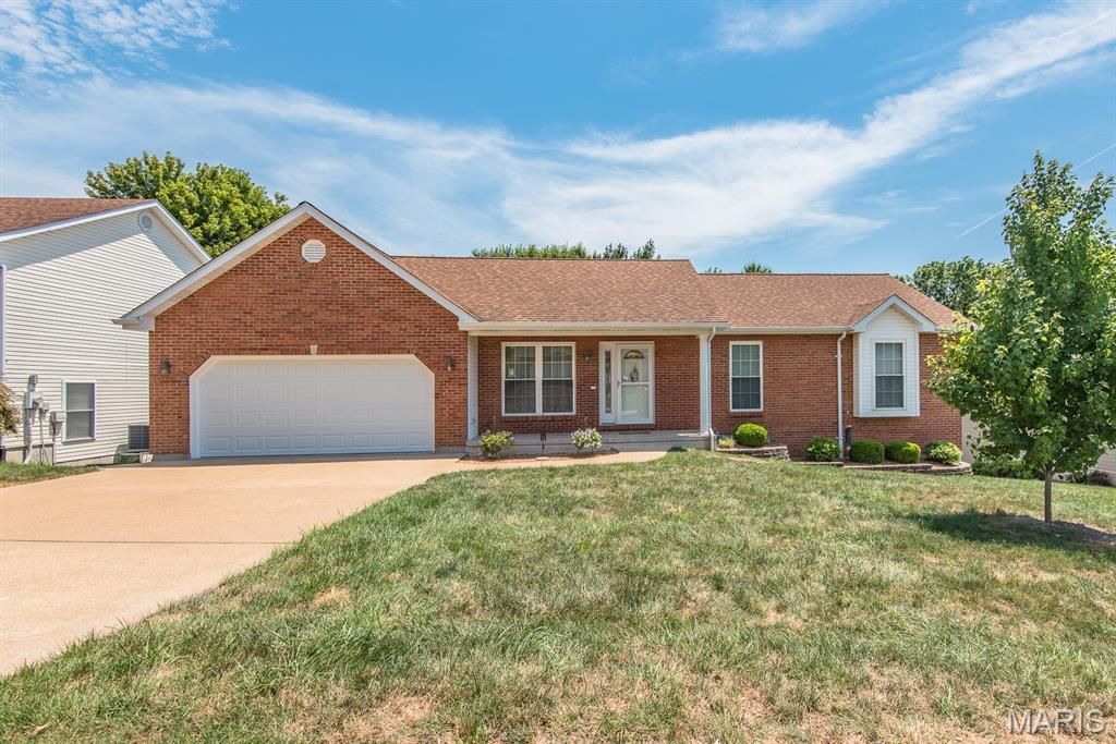2112 Martina Drive, Washington, MO 63090