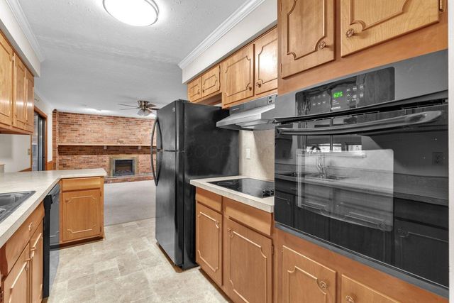 49 S Summit Ridge Road S, Reynoldsburg, OH 43068