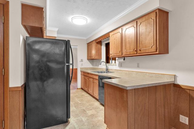 49 S Summit Ridge Road S, Reynoldsburg, OH 43068