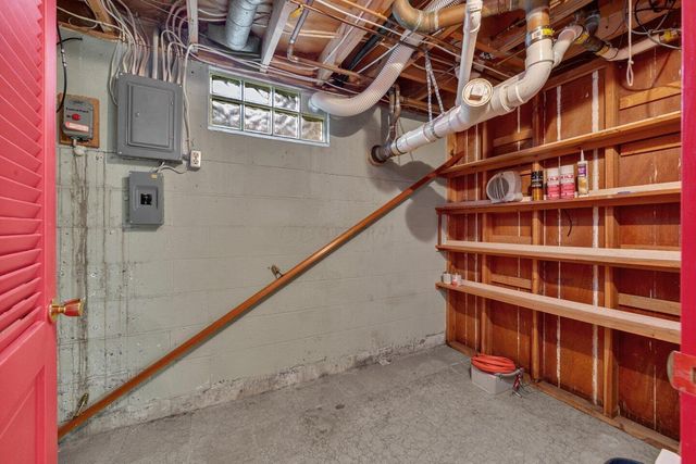 49 S Summit Ridge Road S, Reynoldsburg, OH 43068