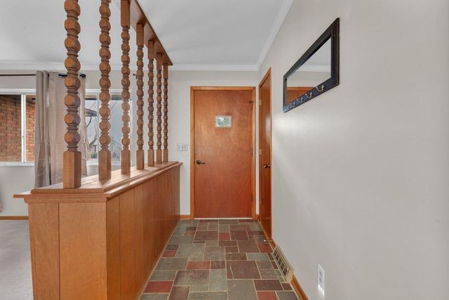 49 S Summit Ridge Road S, Reynoldsburg, OH 43068