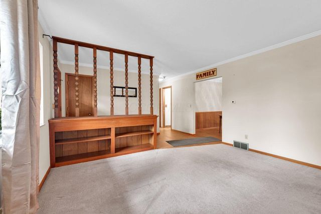 49 S Summit Ridge Road S, Reynoldsburg, OH 43068