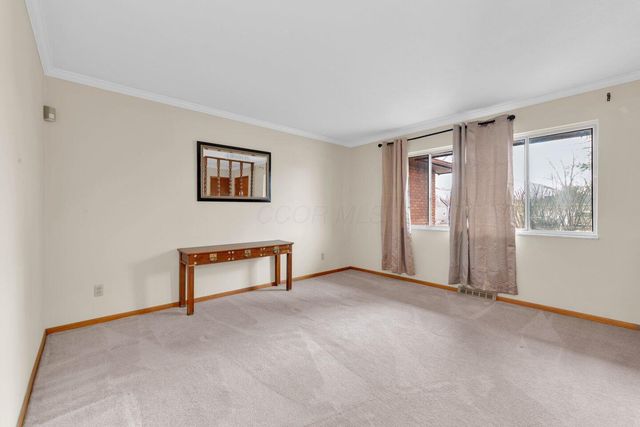 49 S Summit Ridge Road S, Reynoldsburg, OH 43068