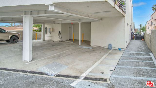 5353 5355 Oakland Street, Los Angeles, CA 90032