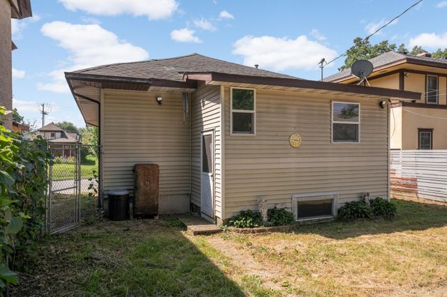 1257 7th Street E, Saint Paul, MN 55106