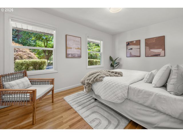 3305 Se PINEHURST Ave, Milwaukie, OR 97267