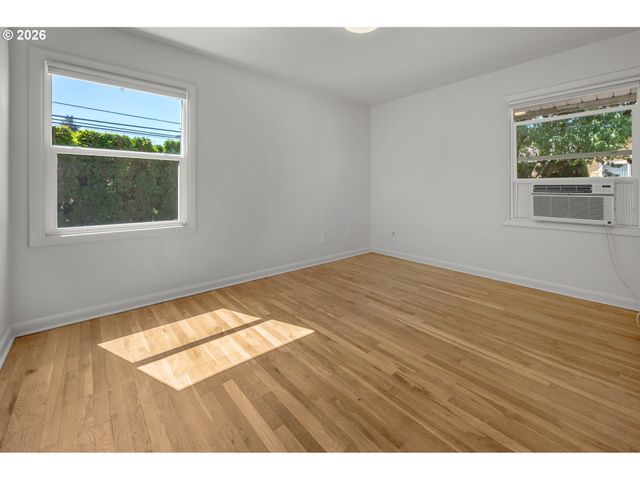3305 Se PINEHURST Ave, Milwaukie, OR 97267