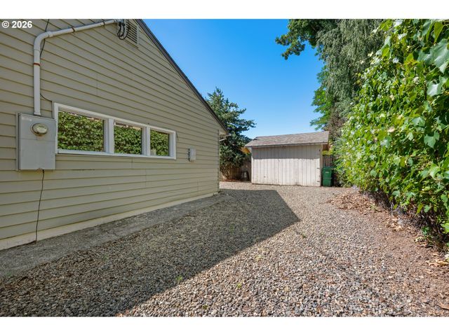 3305 Se PINEHURST Ave, Milwaukie, OR 97267