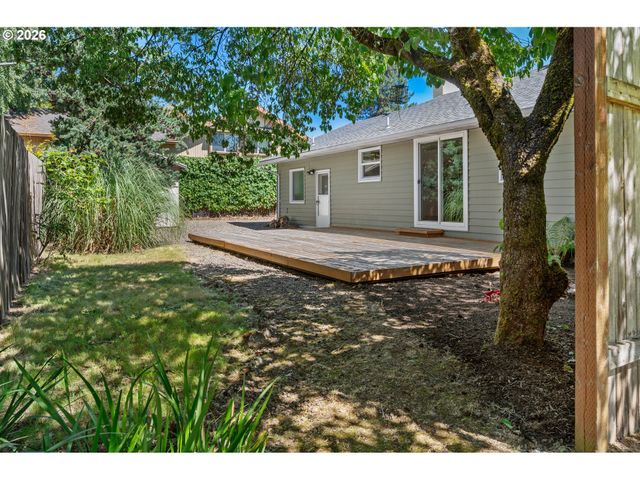 3305 Se PINEHURST Ave, Milwaukie, OR 97267