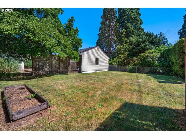 3305 Se PINEHURST Ave, Milwaukie, OR 97267