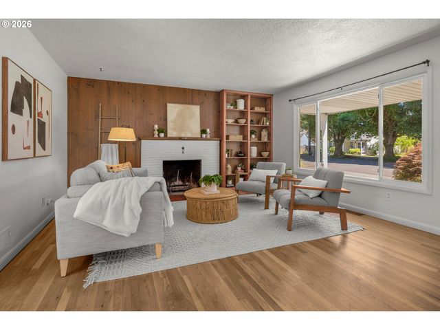 3305 Se PINEHURST Ave, Milwaukie, OR 97267