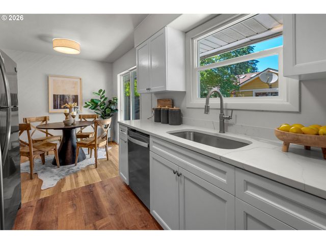 3305 Se PINEHURST Ave, Milwaukie, OR 97267