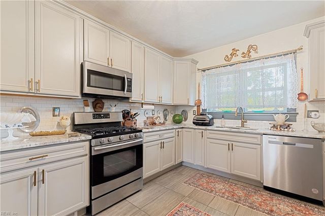 1062 Stanley RD, Portsmouth, VA 23701