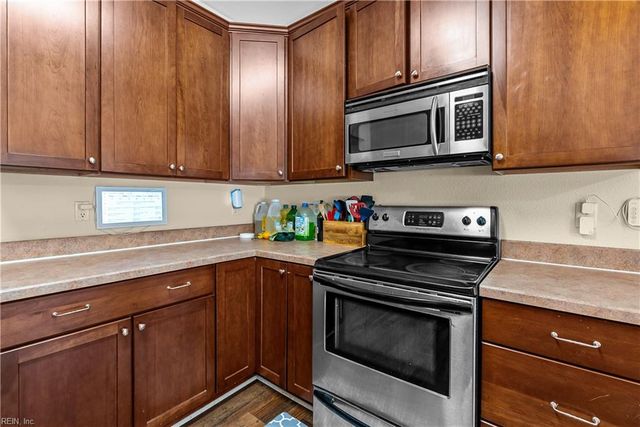 4012 Brians LN, Suffolk, VA 23434