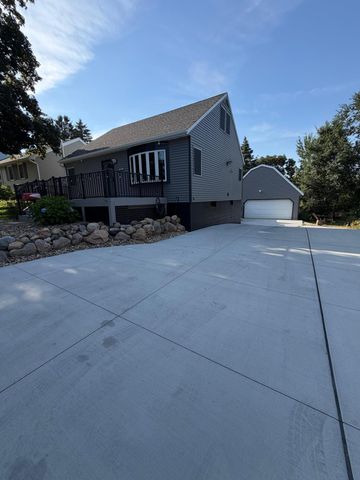 4025 7th Place NW, Rochester, MN 55901