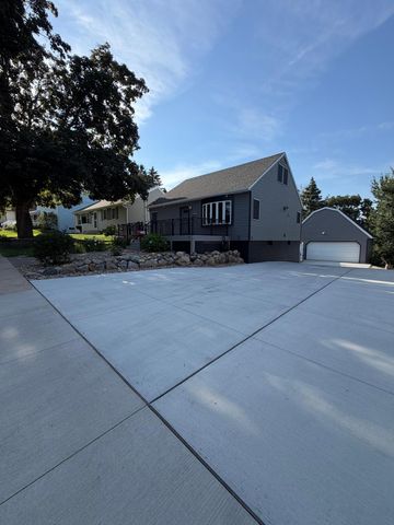 4025 7th Place NW, Rochester, MN 55901
