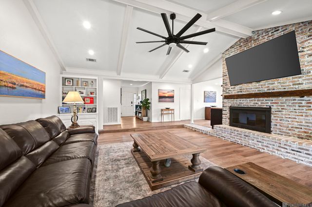 18181 Van Broussard Rd, Prairieville, LA 70769