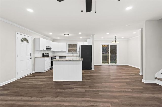 1121 Neva SW Drive, Marietta, GA 30060