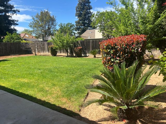 6305 N Marty Avenue, Fresno, CA 93711