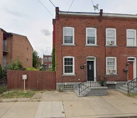4635 Plummer St, Lawrenceville, PA 15201