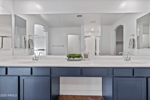 8916 W JEFFERSON Street, Tolleson, AZ 85353